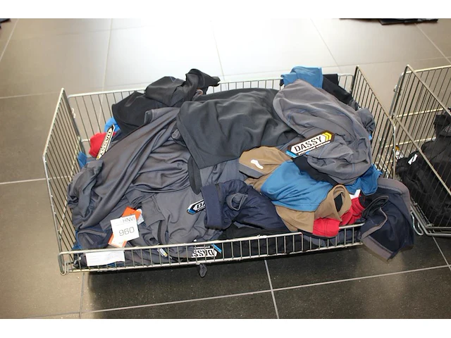 Polo's en shirts in mand circa 60 stuks. - afbeelding 1 van  2