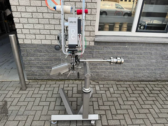 Poly clip system - 2019 - dc 600 - clippermachine - afbeelding 1 van  11