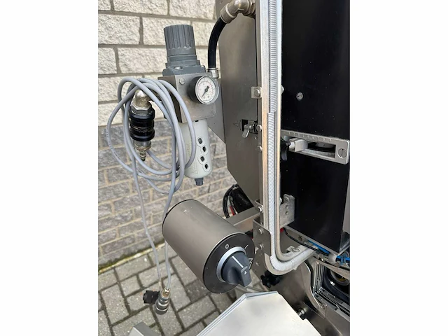 Poly clip system - 2019 - dc 600 - clippermachine - afbeelding 8 van  11