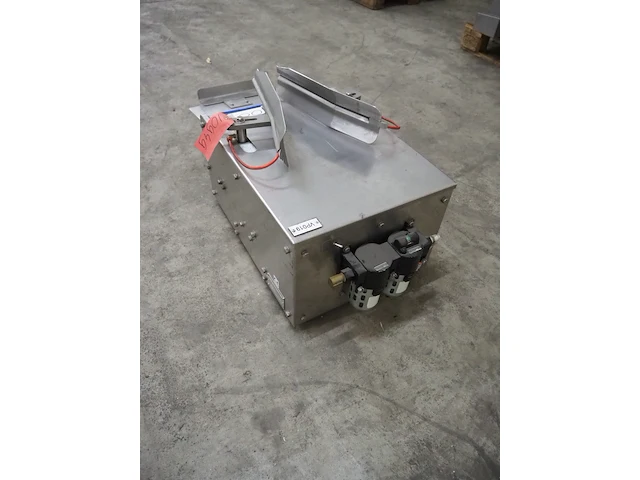 Poly-clip system corporation - afbeelding 3 van  5