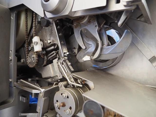 Poly-clip system gmbh & co. kg - afbeelding 16 van  16