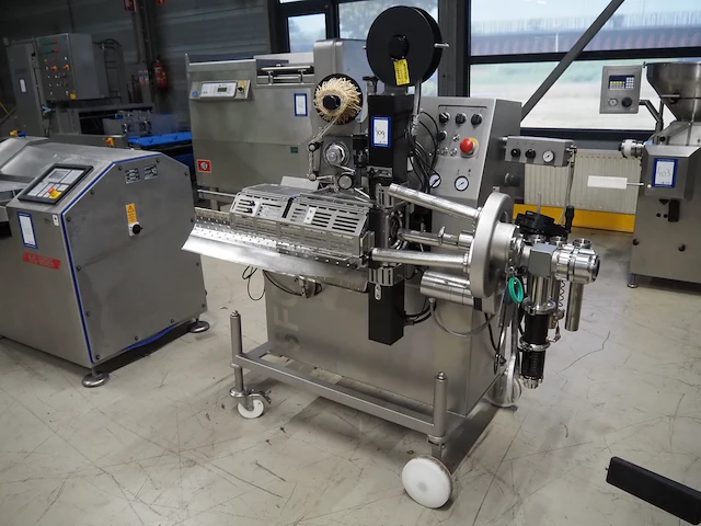 Poly-clip system gmbh & co. kg - afbeelding 1 van  13