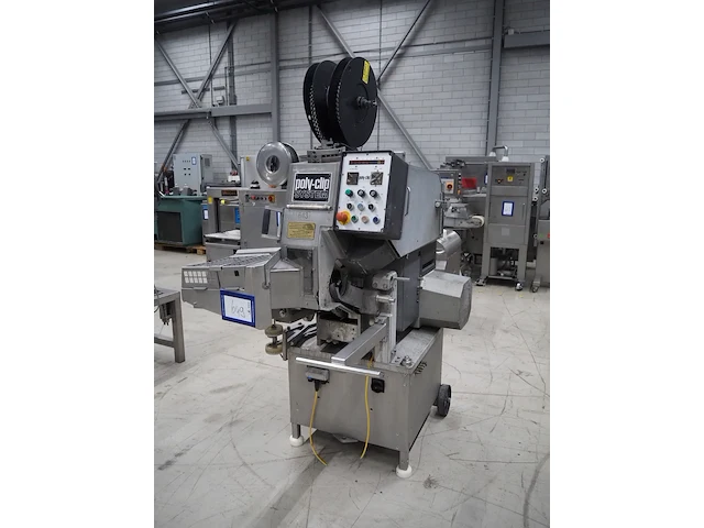 Poly-clip system gmbh & co. kg - afbeelding 1 van  13