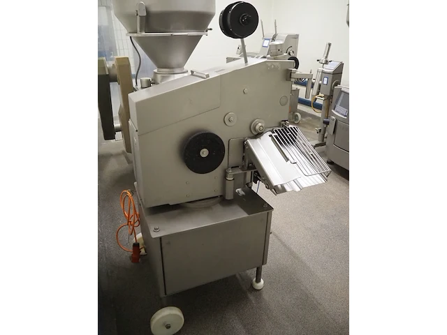 Poly-clip system gmbh - afbeelding 14 van  20