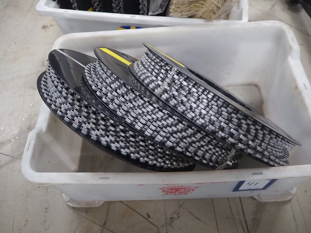 Poly-clip system gmbh - afbeelding 8 van  19