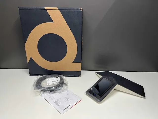 Poly trio c60 - smart conference phone for any meeting space - ongebruikt (2x) - afbeelding 1 van  12