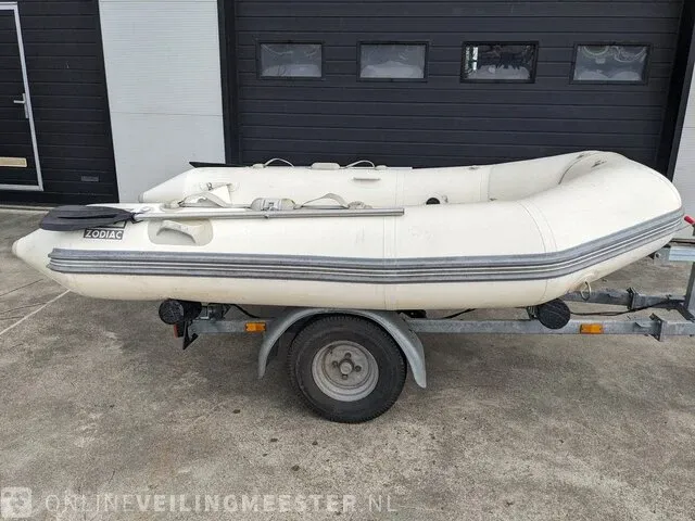 Polyester rib boot met trailer zodiac, yachtline yl 275 r, wit - afbeelding 12 van  26
