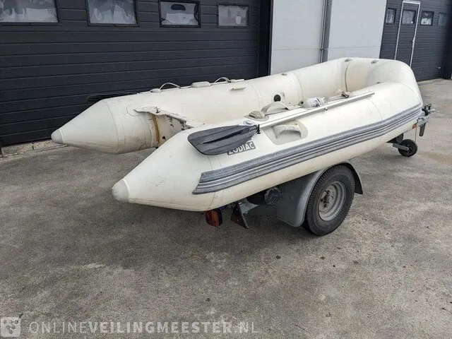 Polyester rib boot met trailer zodiac, yachtline yl 275 r, wit - afbeelding 20 van  26