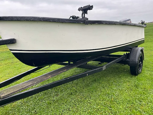 Polyester visboot 8 pk + trailer - afbeelding 5 van  20