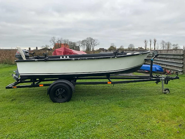 Polyester visboot 8 pk + trailer - afbeelding 17 van  20