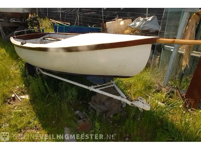 Polyester zeilboot, met trailer - afbeelding 1 van  7