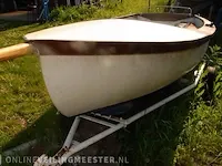 Polyester zeilboot, met trailer - afbeelding 2 van  7