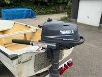 Polyesterboot met buitenboordmotor en trailer - afbeelding 21 van  23