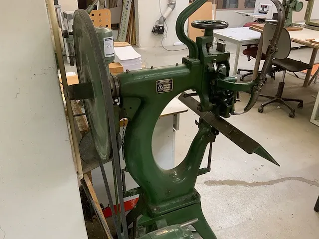 Polygraph - d 103 - draadhechtmachine - afbeelding 5 van  9