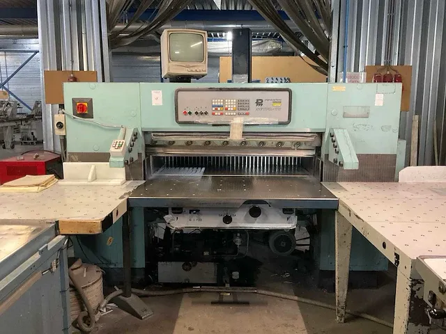 Polygraph original perfecta seypa 132 tv papiersnijmachine - afbeelding 31 van  34