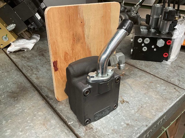 Pomp - afbeelding 1 van  4