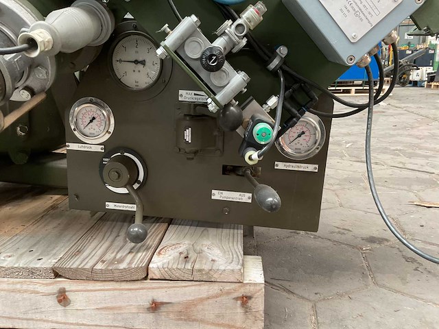 Pompunit - afbeelding 6 van  9