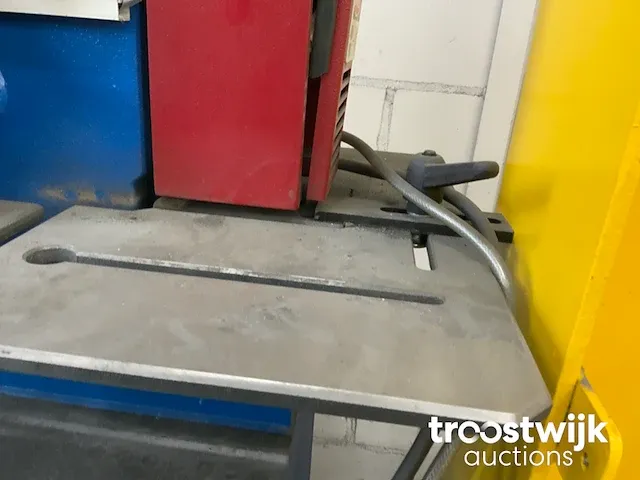 Pons- en knipmachine - afbeelding 13 van  15