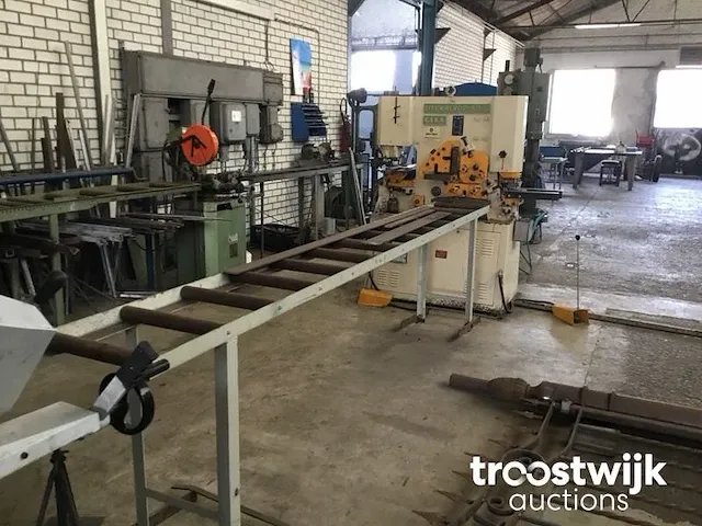 Pons- en knipmachine - afbeelding 15 van  15
