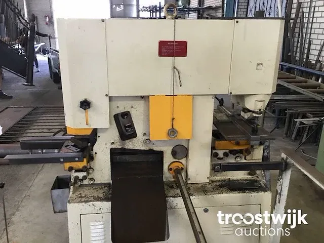Pons- en knipmachine - afbeelding 5 van  15