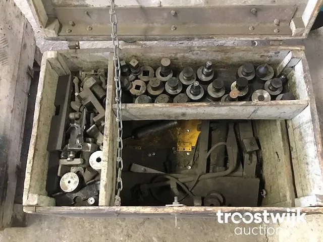 Pons- en knipmachine - afbeelding 7 van  15