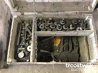Pons- en knipmachine - afbeelding 7 van  15