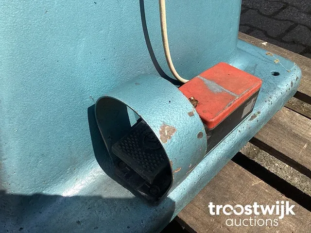 Ponsmachine pneumatisch - afbeelding 8 van  9