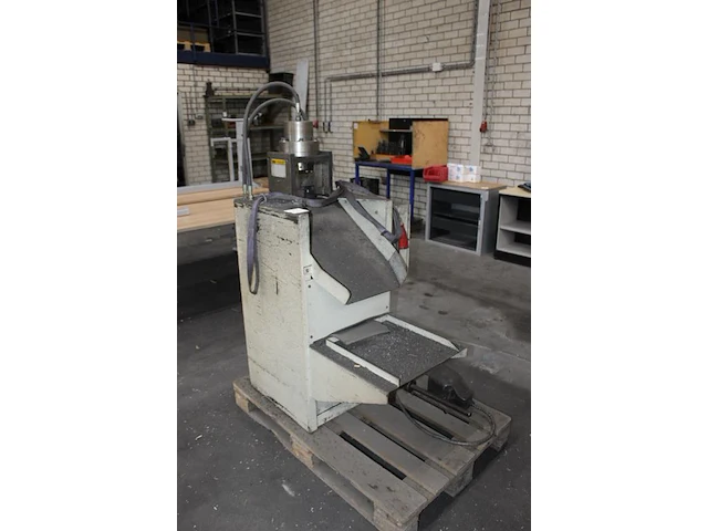 Ponsmachine sab max. druk 220 bar, bouwjaar 1993 - afbeelding 2 van  3