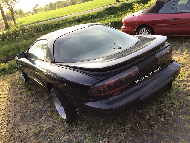 Pontiac - 1993 - firebird - personenauto - afbeelding 20 van  26
