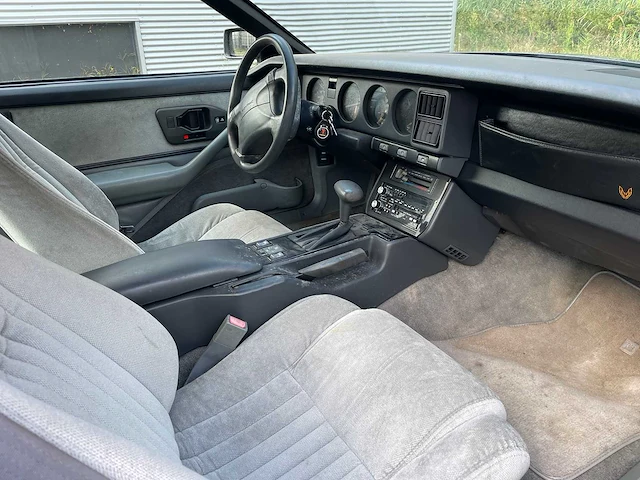 Pontiac - firebird - 3.1 sport - youngtimer > 15 - 1993 - afbeelding 8 van  27