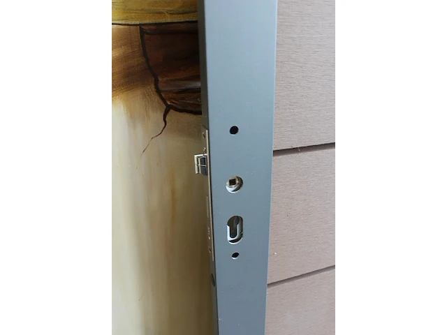 Poort met aluminium omlijsting en slot. afmeting 90 x 183 cm. - afbeelding 4 van  4