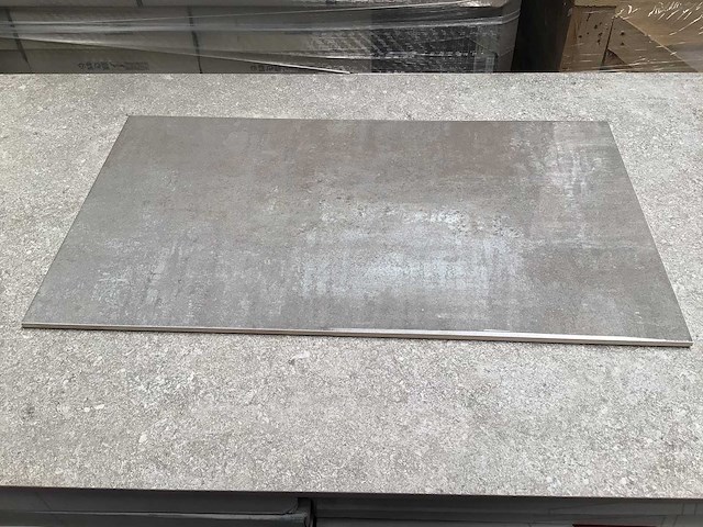 Porcelanosa shine aluminio glans wandtegel 33,3x59,2 cm 15 m² - afbeelding 1 van  5