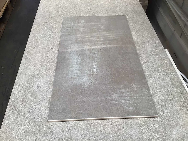 Porcelanosa shine aluminio glans wandtegel 33,3x59,2 cm 15 m² - afbeelding 3 van  5