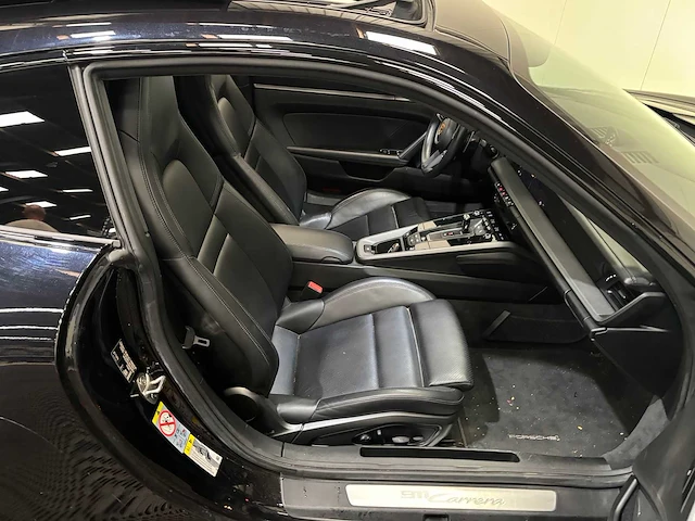 Porsche - 911 - 3.0 carrera - car - 2021 - afbeelding 30 van  43
