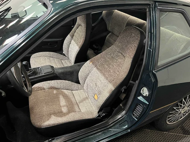 Porsche - 924 - oldtimer - 1983 - afbeelding 6 van  32