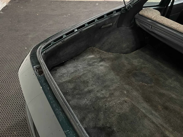 Porsche - 924 - oldtimer - 1983 - afbeelding 18 van  32
