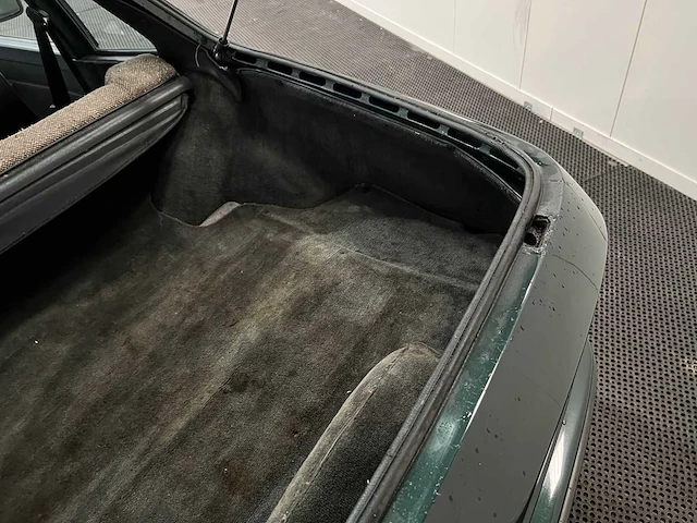 Porsche - 924 - oldtimer - 1983 - afbeelding 19 van  32