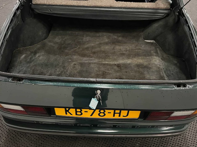 Porsche - 924 - oldtimer - 1983 - afbeelding 20 van  32