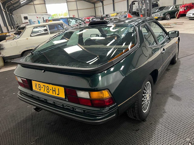 Porsche - 924 - oldtimer - 1983 - afbeelding 30 van  32