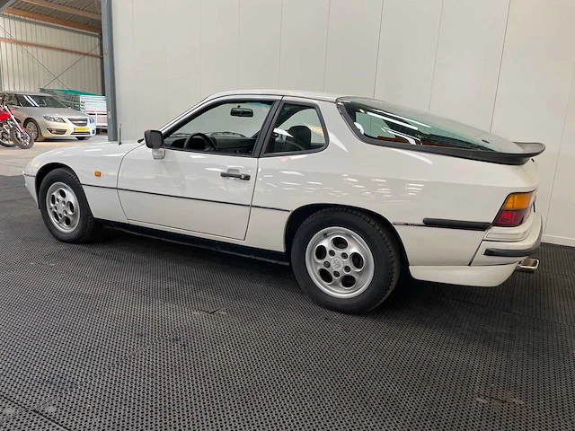 Porsche - 924 s - oldtimer - 1986 - afbeelding 3 van  45