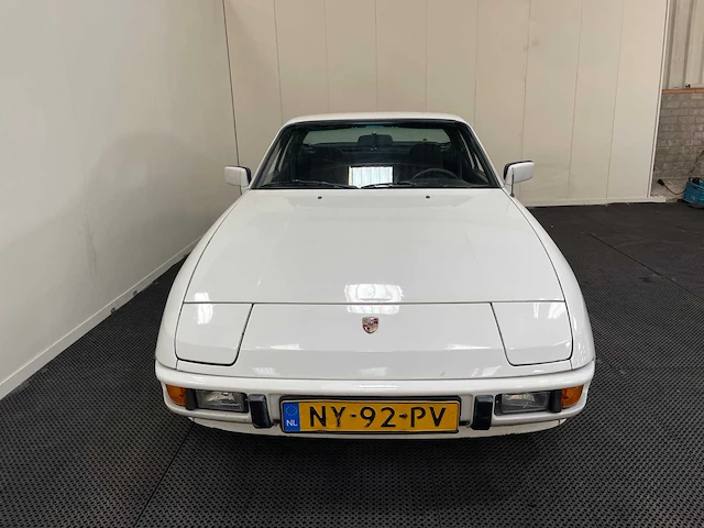 Porsche - 924 s - oldtimer - 1986 - afbeelding 11 van  45