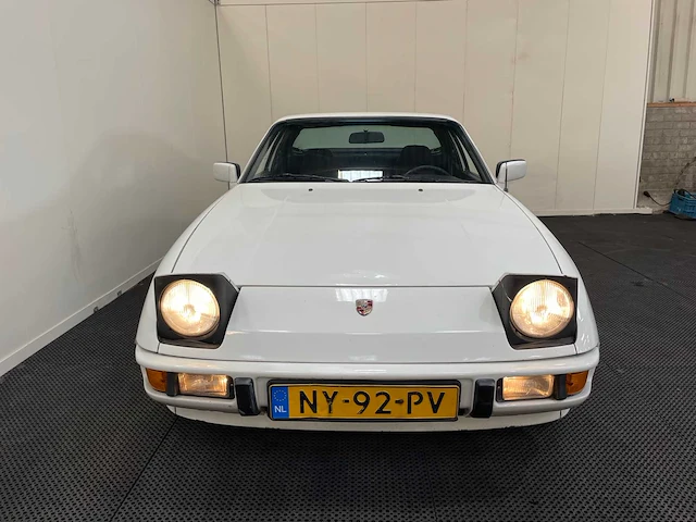 Porsche - 924 s - oldtimer - 1986 - afbeelding 13 van  45
