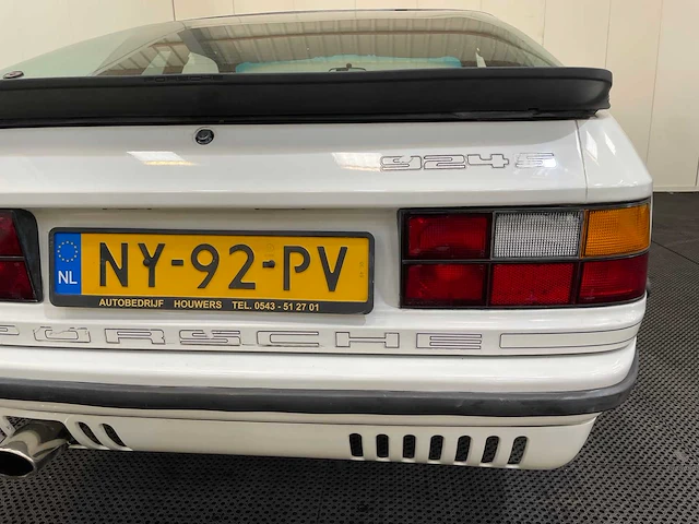 Porsche - 924 s - oldtimer - 1986 - afbeelding 18 van  45