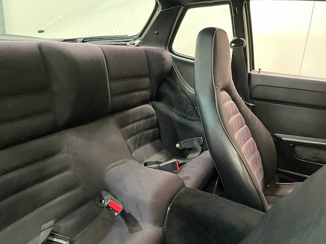 Porsche - 924 s - oldtimer - 1986 - afbeelding 28 van  45