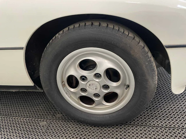 Porsche - 924 s - oldtimer - 1986 - afbeelding 37 van  45