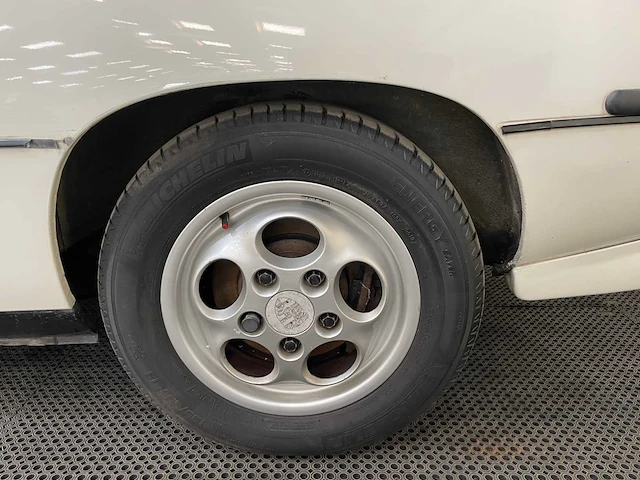 Porsche - 924 s - oldtimer - 1986 - afbeelding 39 van  45
