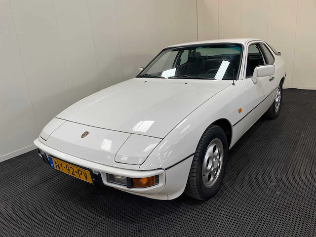 Porsche - 924 s - oldtimer - 1986 - afbeelding 34 van  45