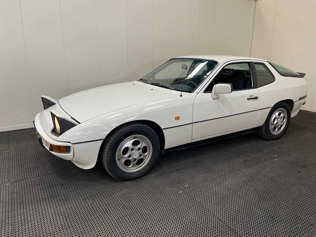 Porsche - 924 s - oldtimer - 1986 - afbeelding 41 van  45