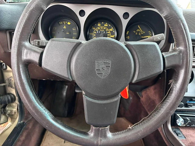 Porsche - 944 - 1984 - uniek - personenauto - afbeelding 20 van  44