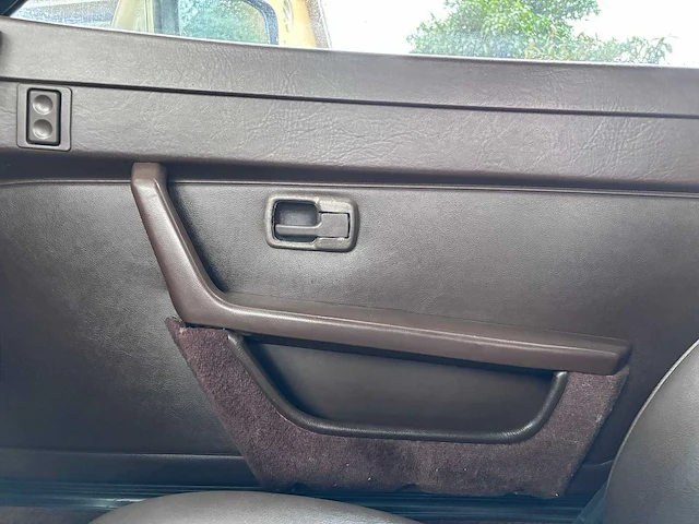 Porsche - 944 - 1984 - uniek - personenauto - afbeelding 24 van  44